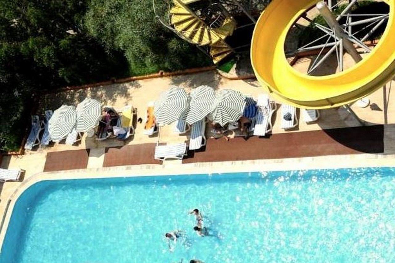 Holiday World Hotel 阿拉尼亚 外观 照片